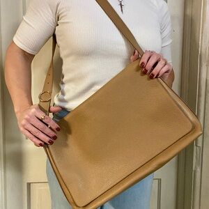 Cuyana purse. Leather. Cappuccino in color.